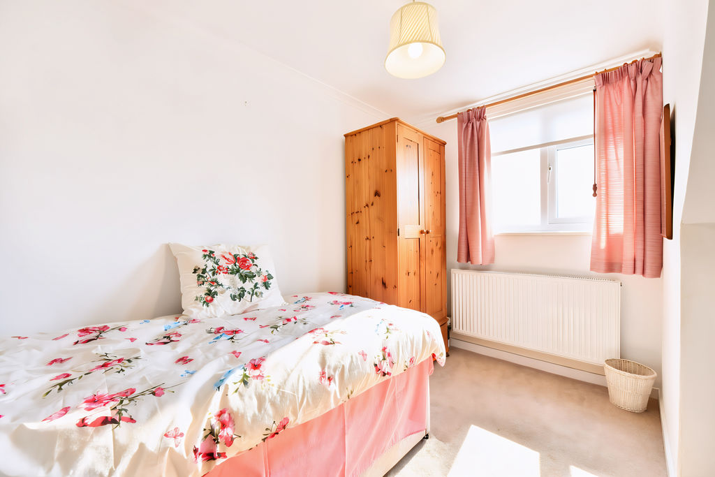 Bedroom- click for photo gallery